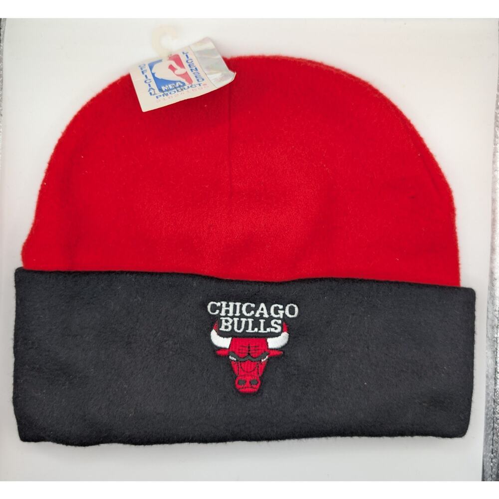 Chicago Bulls Beanie Hat – NBA Licensed Fleece Cuffed Cap – Red & Black NWT